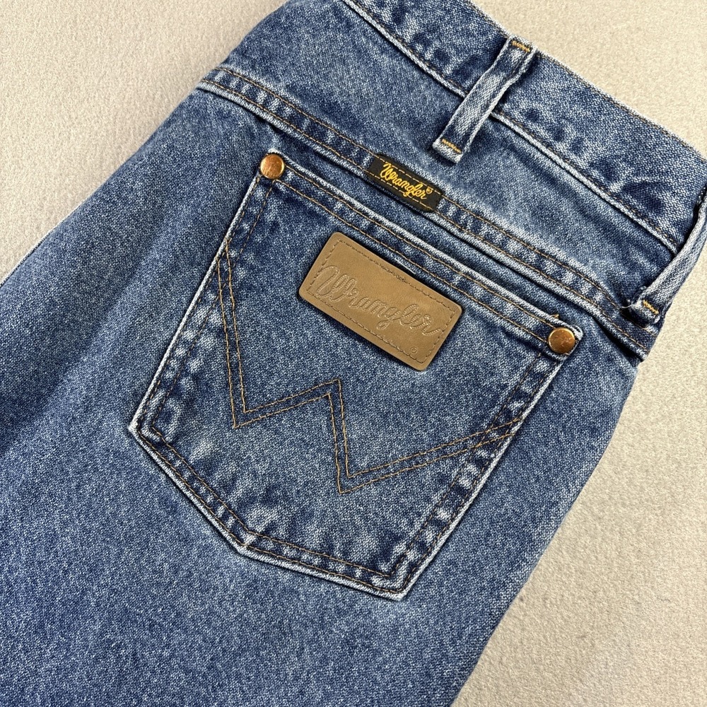 Wrangler Jeans Mens 36x34 Blue Denim Straight Leg Classic‎ 5 Pocket Zip Fly A103
